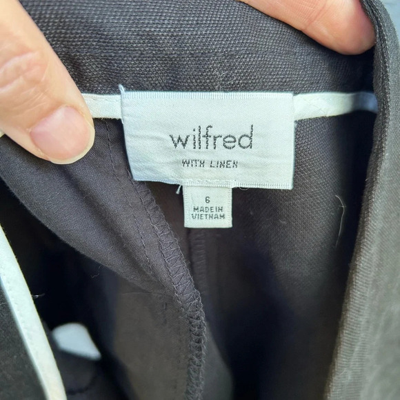 Wilfred Black Linen Allegra Shorts, size 6 - Picture 9 of 10